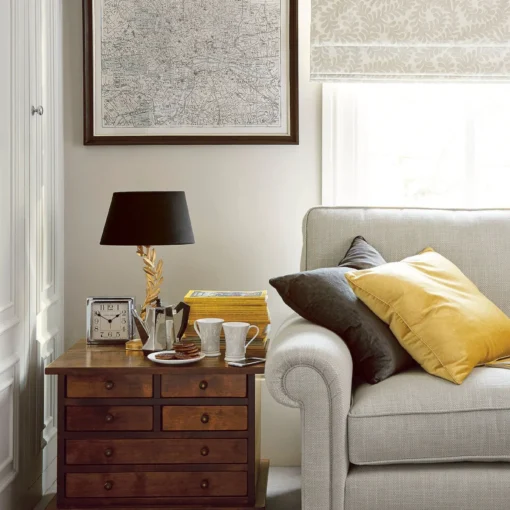 Garrat sidebord med 6 skuffer i kastanjefarget bjørk