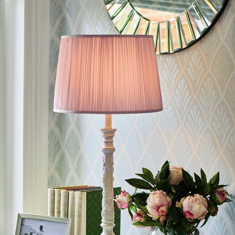 Hemsley blush skjerm interiør lyserosa lampeskjerm