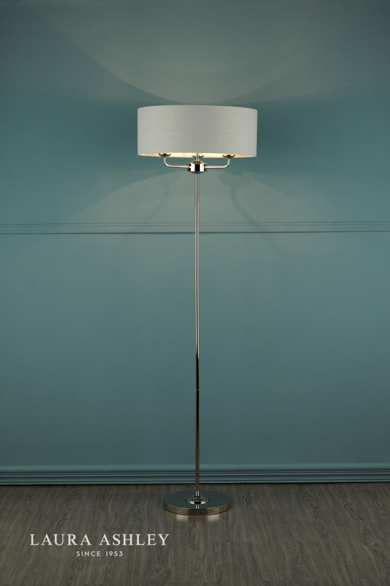 Sorento-stalampe-i-krom-og-solv-interior