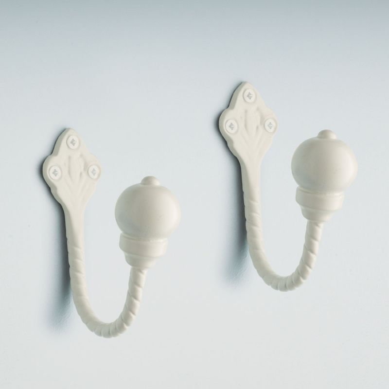 rustikke knagger i kremfarget metall rustikke knagger i kremfarget metall