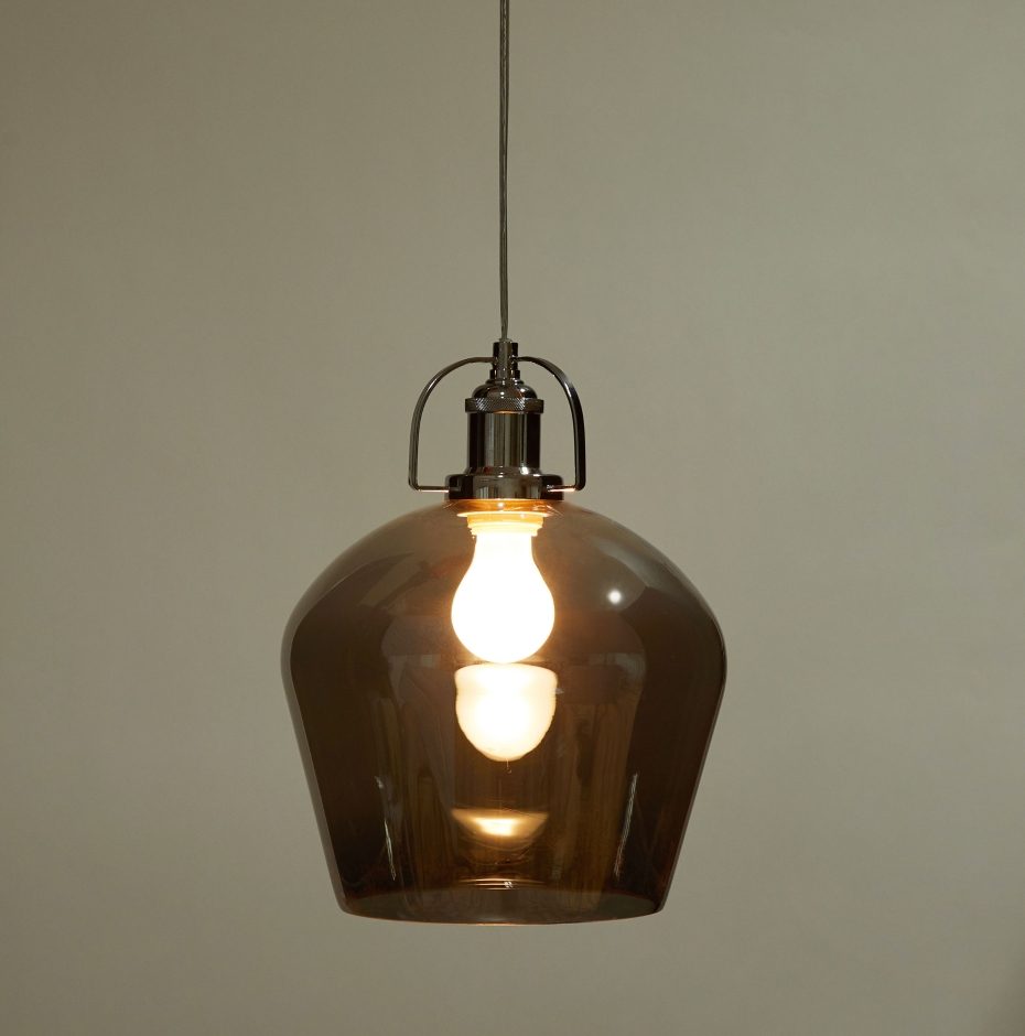 Rye sotfarget pendel med lys