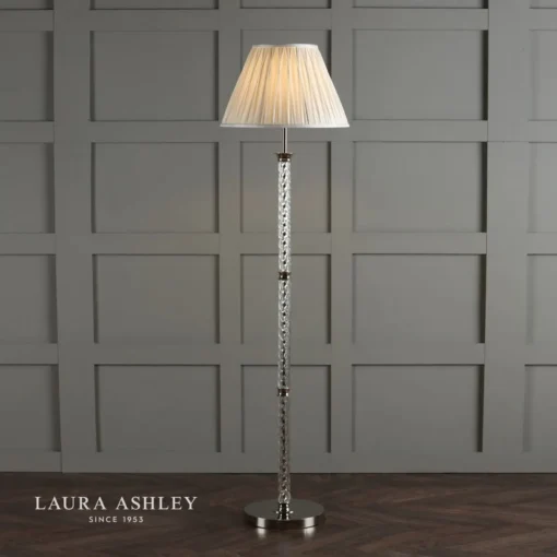 Louis, elegant vridd stålampe i glass og krom fra Laura Ashley