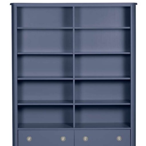dobbel bokhylle i støvret blå