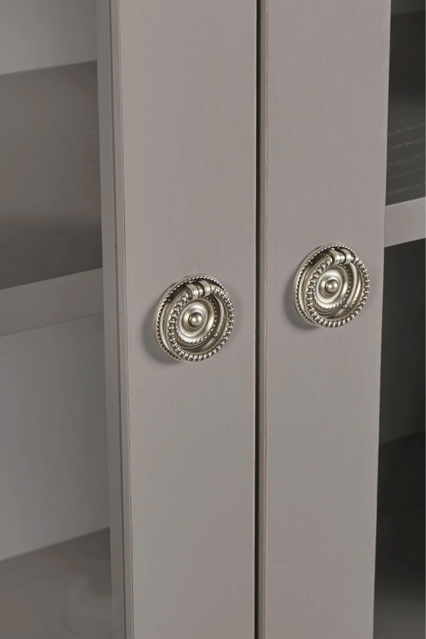 henshaw vitrine lys koks detalj