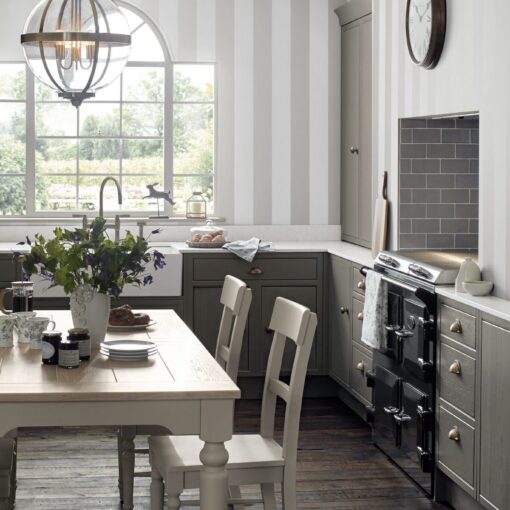 lille, tapet med hvite striper