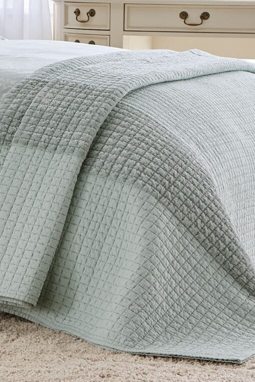 Sengeteppe i duck egg