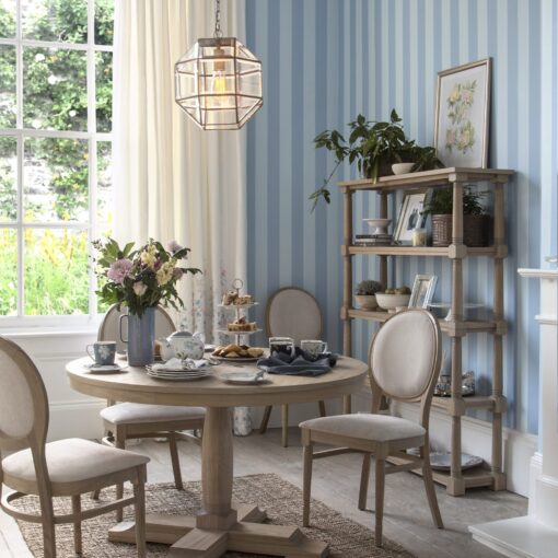 Lille stripete tapet i blått