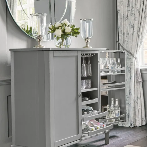 barskap i lys koksgrå