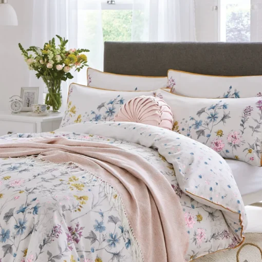 Wild meadow, sengesett med fargerike blomster