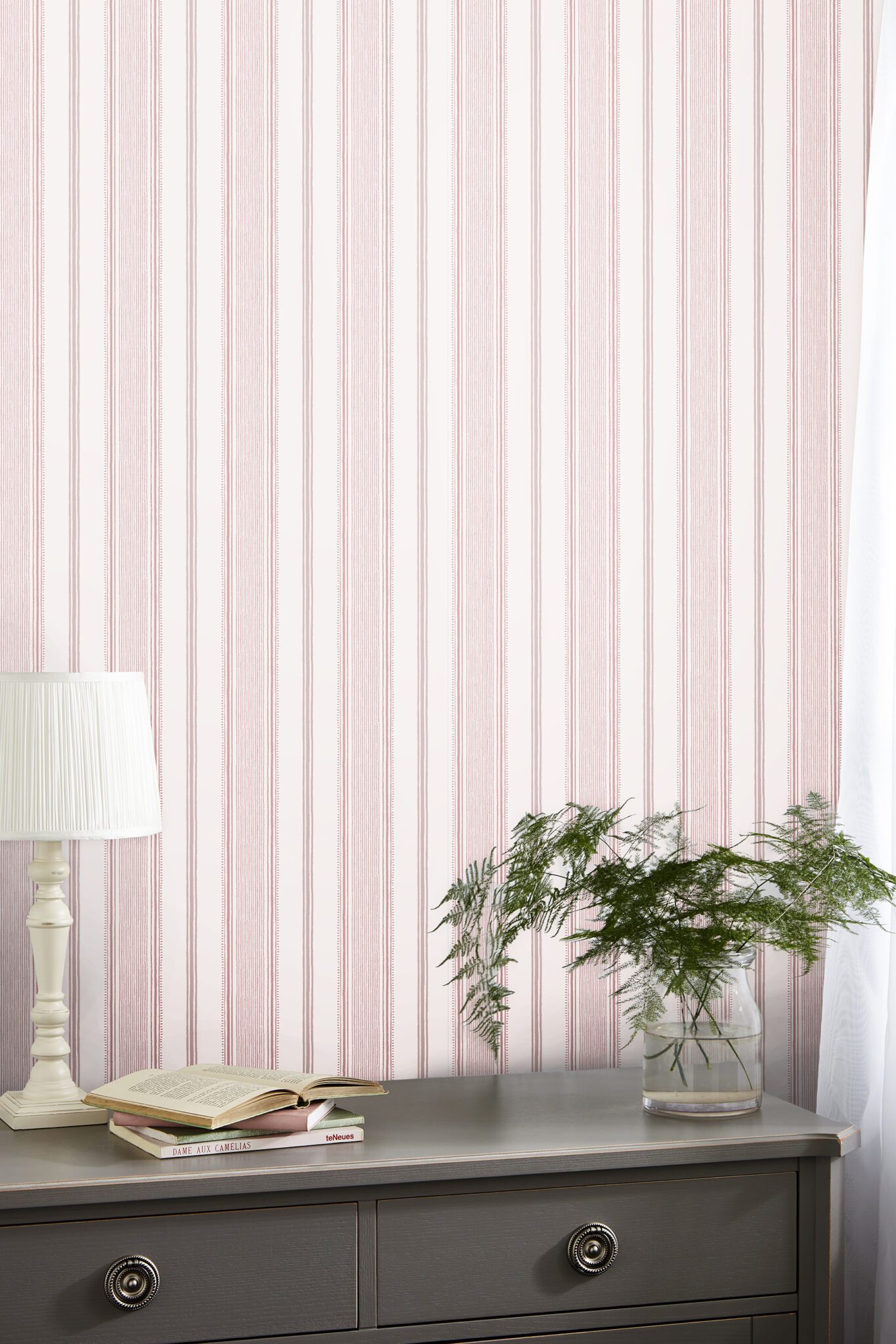 G28_SS_ITT27518_CM_001 maritim tapet med striper i rødt