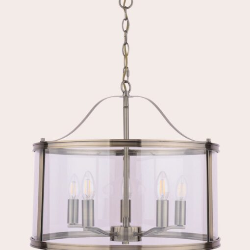 stor taklampe i messing og glass