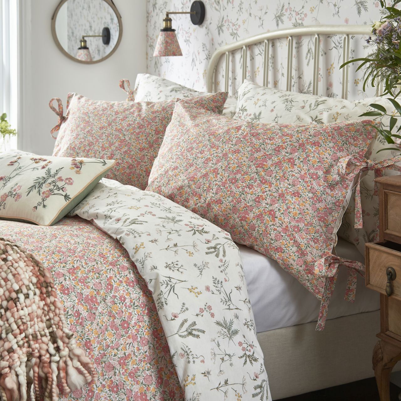 Loveston-Cameo-1-FINAL