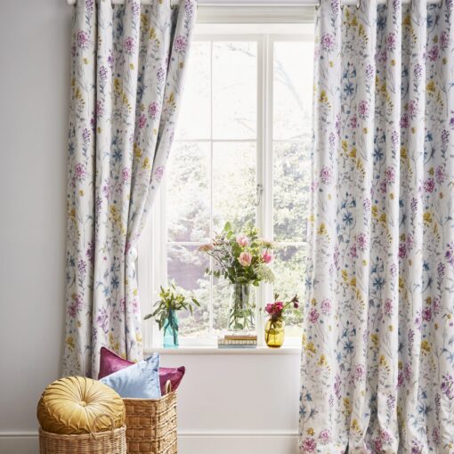 Fargerike lystette gardiner