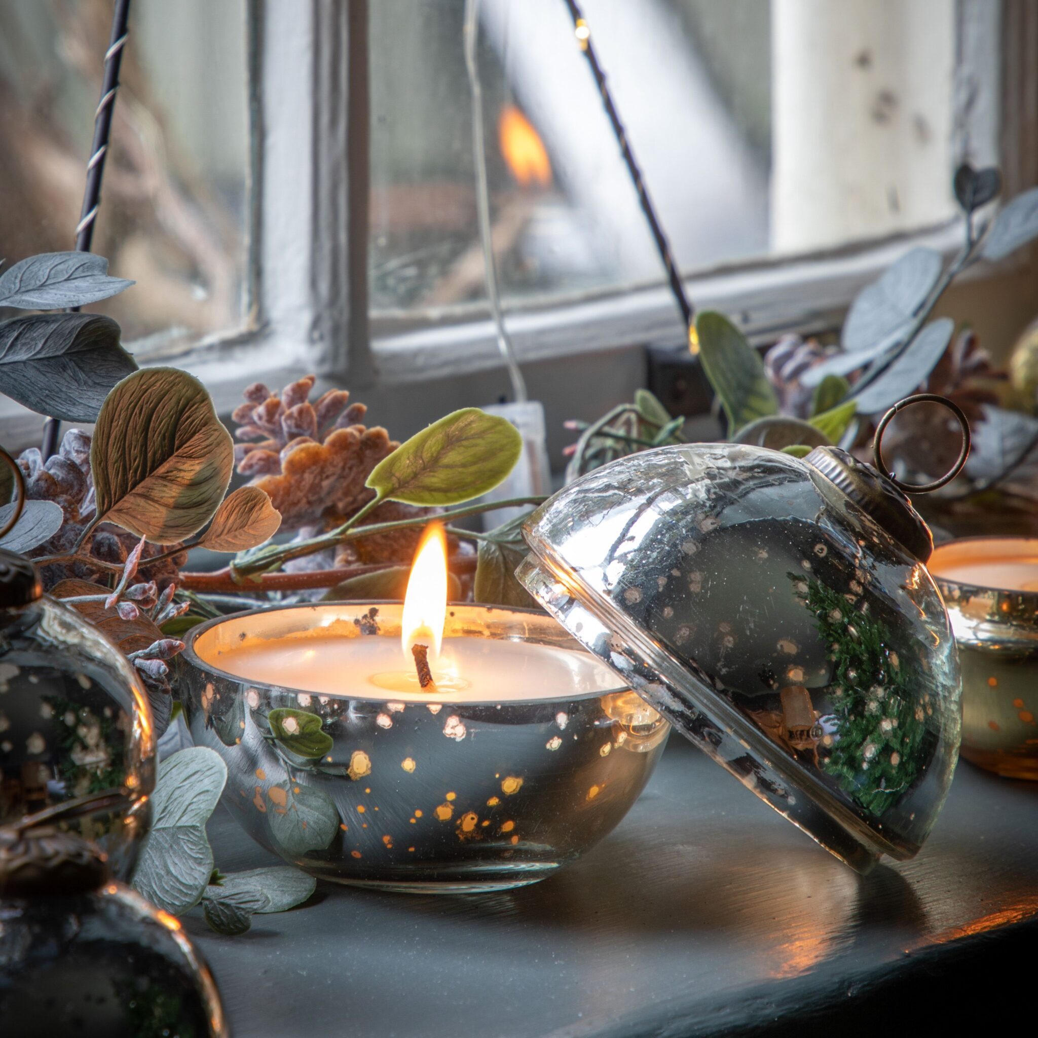 julekule sølv med lys Sølv julekule med stearinlys