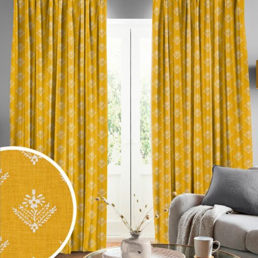 Lady Fern, brodert stoff i sennepsgult