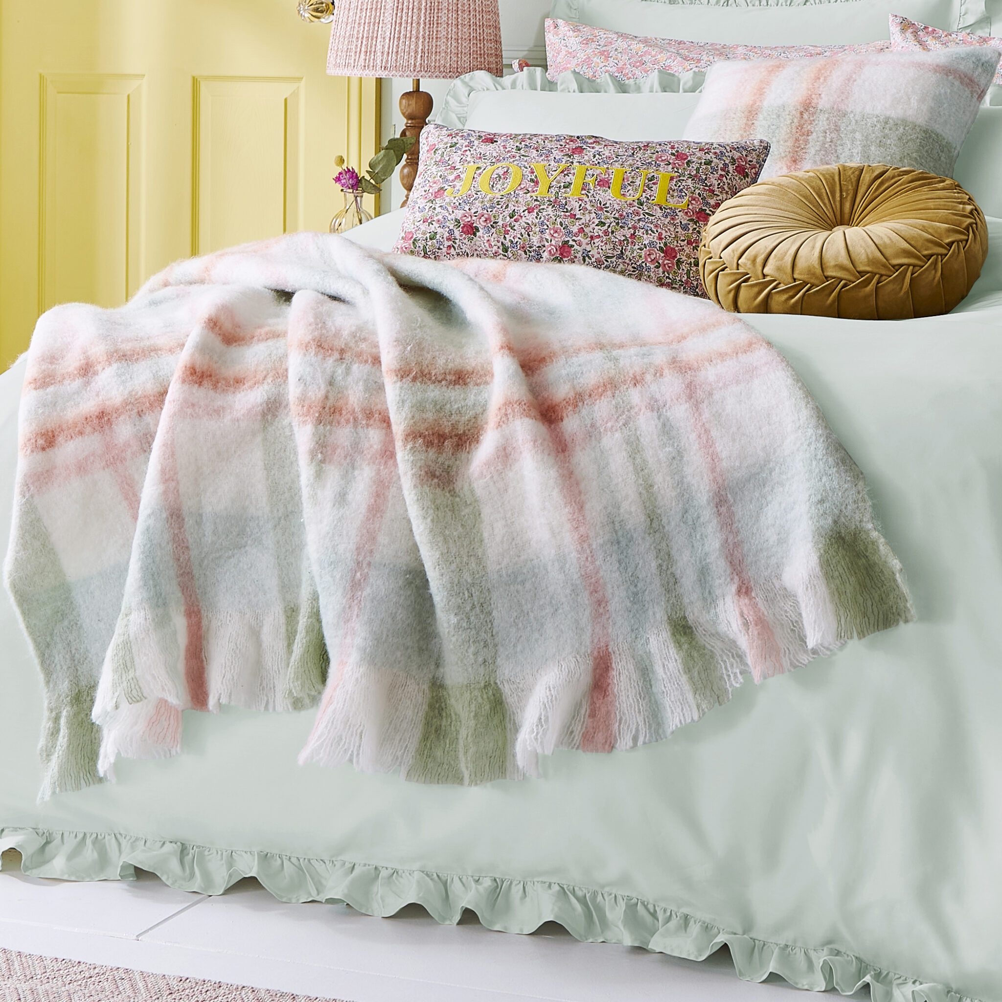 Colton Check Sage Lifestyle MAIN pledd i pasteller, Colton i ullmiks