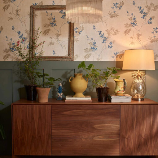 Ammanford skjenk 2 dører og 3 skuffer (valnøtt)