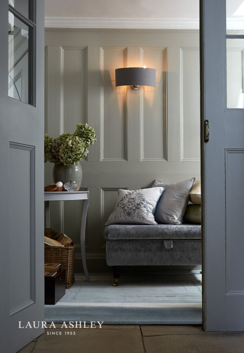 sorrento-vegglampe-krom-koksgra-interior1