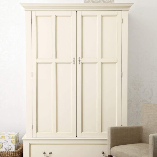 klassisk engelsk møbelserie i elfenben