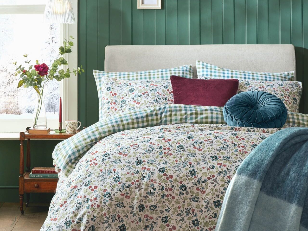 Bild syftande mot outlet på Home & Interior