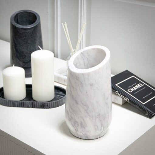 Arlet marmorvase i hvit marmor – eksklusiv designvase 23,5 cm
