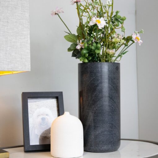 Carla marmorvase i sort – minimalistisk designvase i 3 str. (15,20 og25 cm)