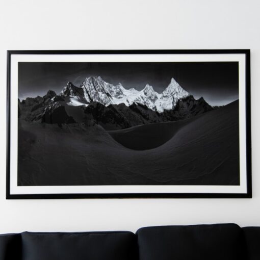 Hyacinth veggbilde – sort/hvitt fjellandskap 94 x 159 cm