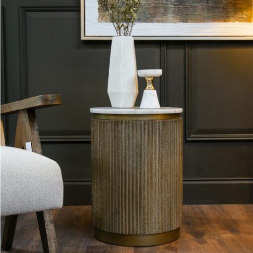 Maigue sidebord – med marmortopp og antikk messing