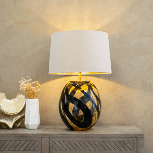 Morten – bordlampefot i ravfarget glass med sort swirl
