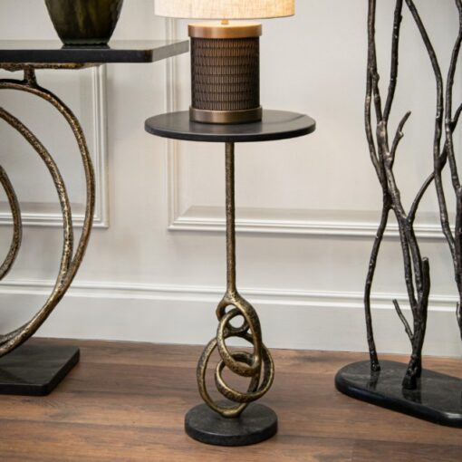 Tami sidebord – med sort granitt og antikk messing