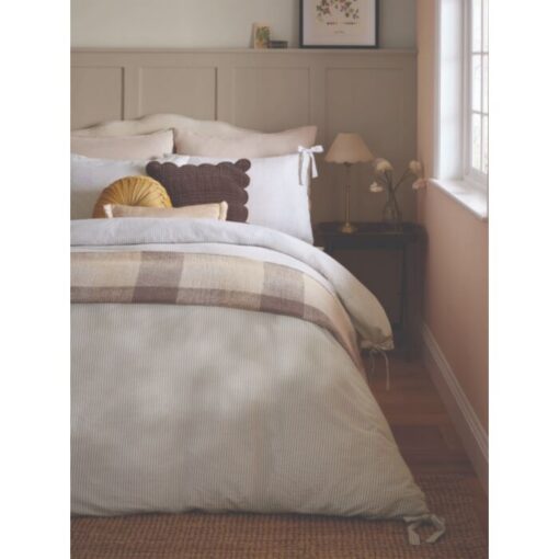 Cornish Stripe, naturlig sengesett med korniske striper, fra Laura Ashley.