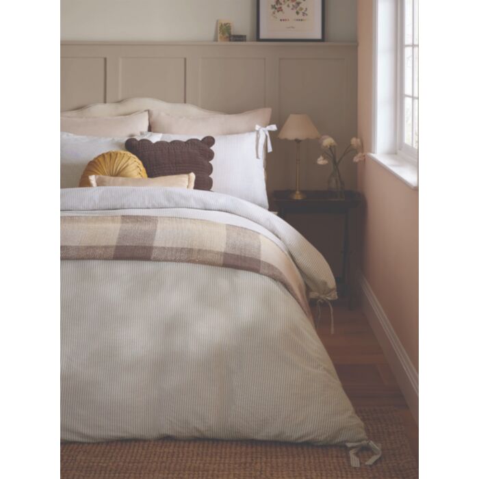 Cornish Stripe, naturlig sengesett med korniske striper, fra Laura Ashley.