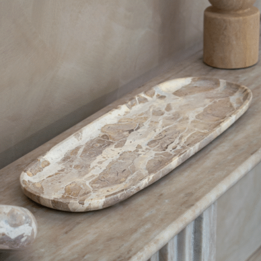 Kiara dekorfat i beige marmor – 50 cm