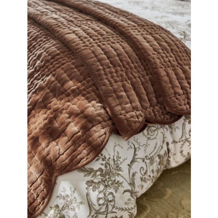 Scalloped, sengeteppe i Caramel fra Laura Ashley, 180×235 cm - Bilde 2