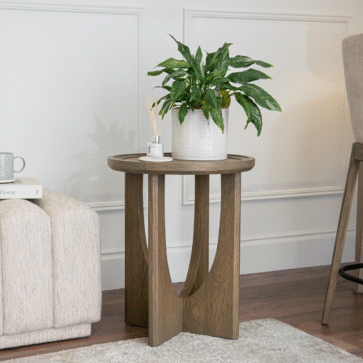 Dierk rundt sidebord i brunbeiset tre – 45 cm