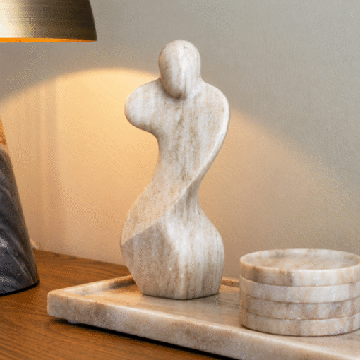Matuid dekorfigur i beige marmor