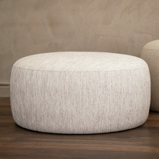 Sakata stor puff i kremfarget bouclé – 80 x 80 cm