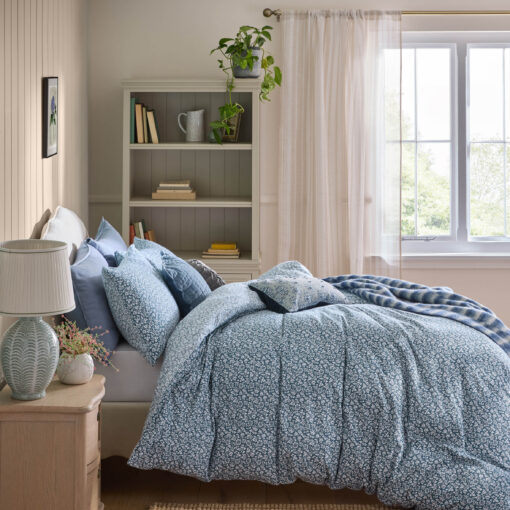 Sweet Alyssum blått sengesett i børstet bomull/flanell - fra Laura Ashley
